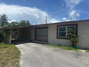 Building Photo - 801 NE 50th Ct