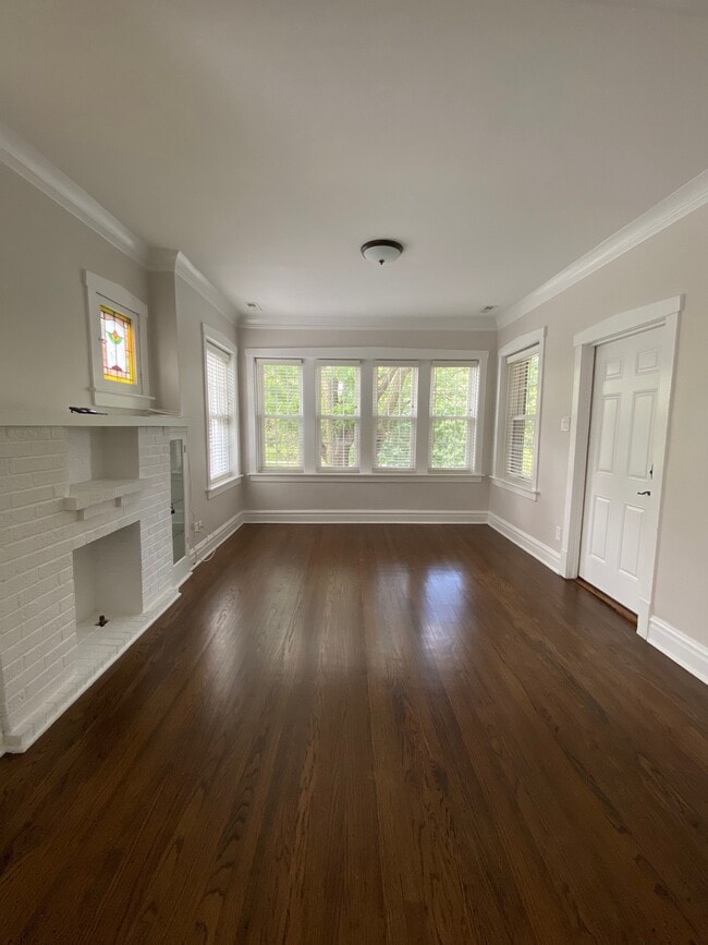 Building Photo - 3825 S Damen Ave