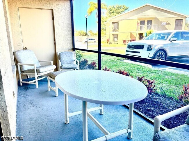 Foto del edificio - 5315 Summerlin Rd
