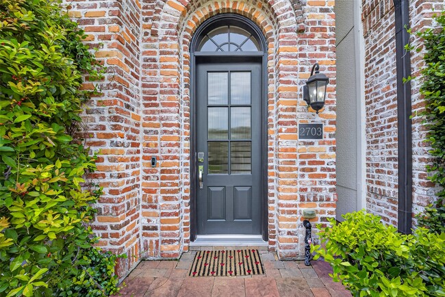 Foto del edificio - 2703 Kinsley Oaks Dr