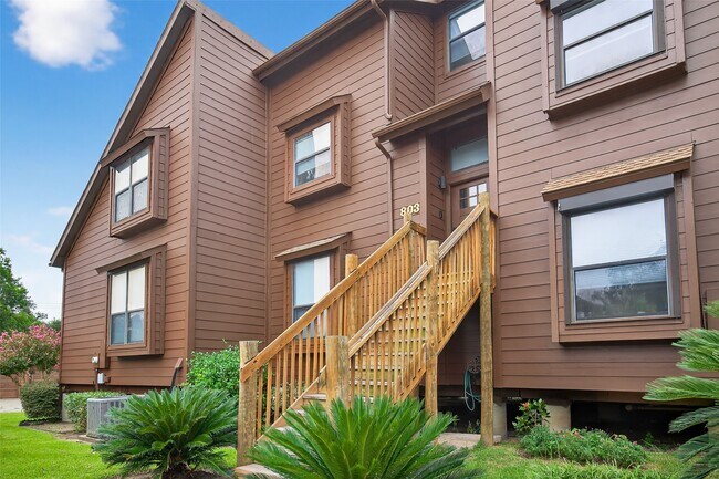 Building Photo - 803 Davis Rd