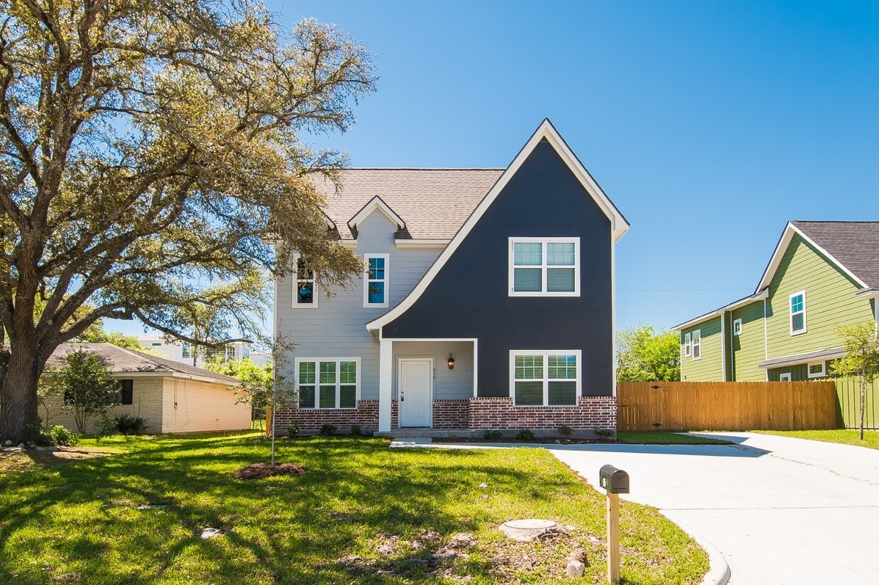 Photo - 515 Olive St (Bryan, TX)