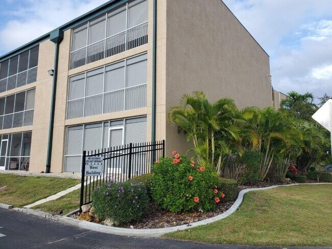 Building Photo - 150 Harborside Ave