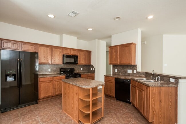 Building Photo - 2017 Sandy Bank Ln