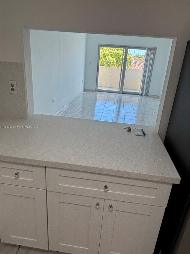 Foto del edificio - 10300 Coral Wy
