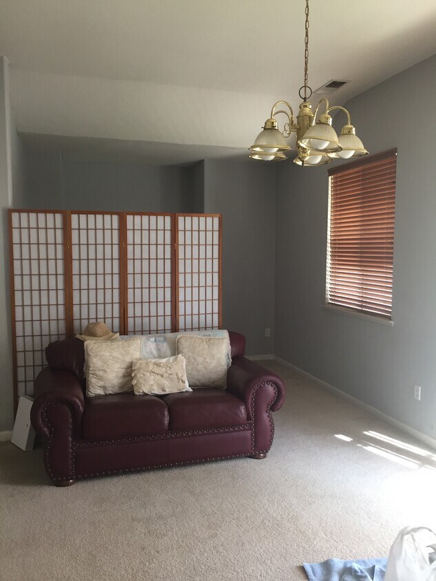 Primary Photo - 550 Hearth Way
