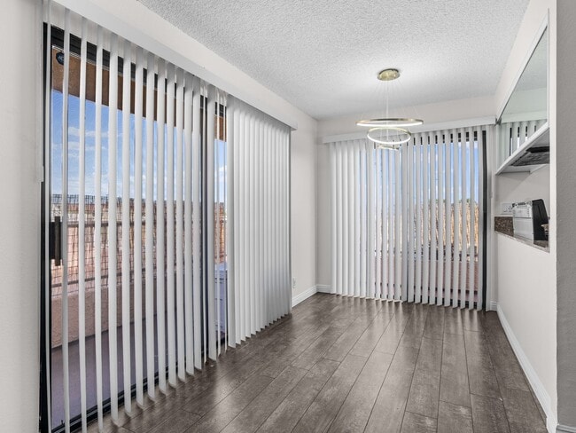 Building Photo - 1168 E 10th St