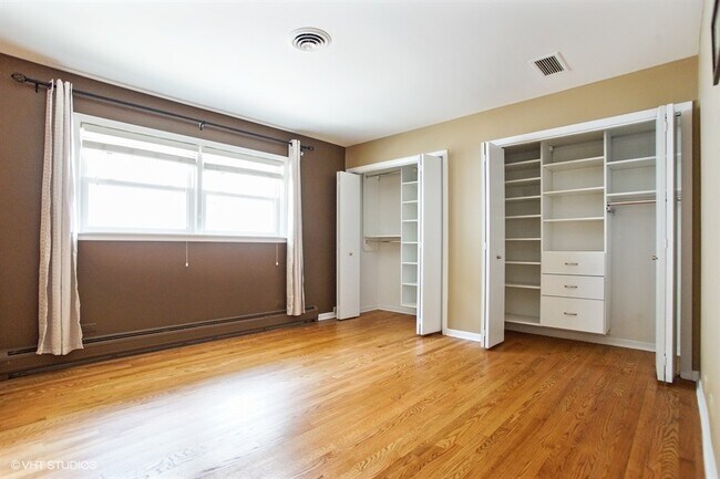 Building Photo - 847 Heritage Dr