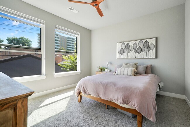 Foto del edificio - 1364 Vine St