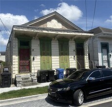 Building Photo - 1433 Mandeville St