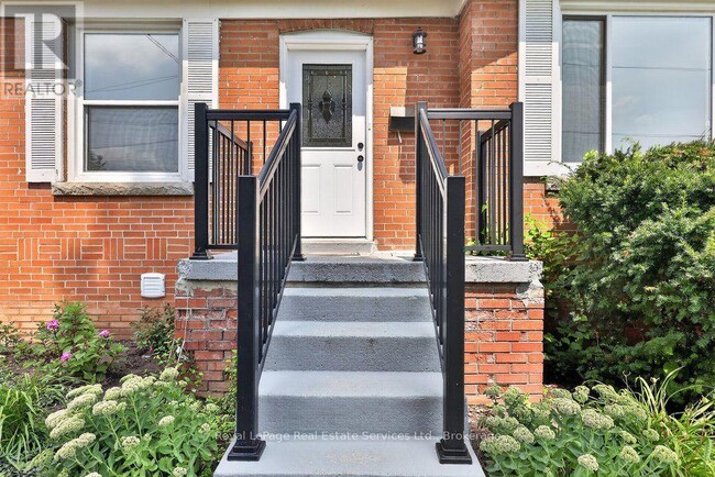Building Photo - 79 Kingswood Rd
