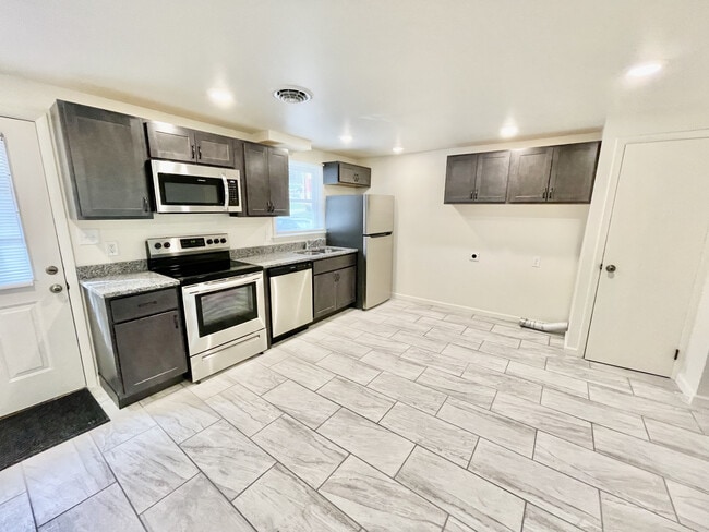 Kitchen - 40 Pleasant St