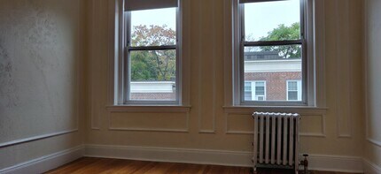 Building Photo - 10 Vinal St