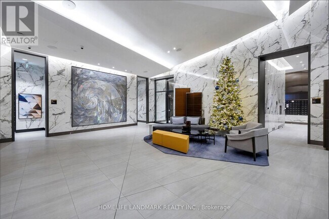 Photo du bâtiment - 470 Front St W