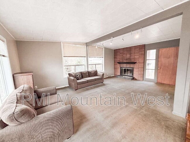 Building Photo - 481 East 2875th North