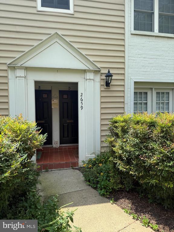 Building Photo - 2659 S Walter Reed Dr