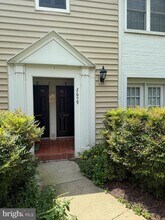 Building Photo - 2659 S Walter Reed Dr