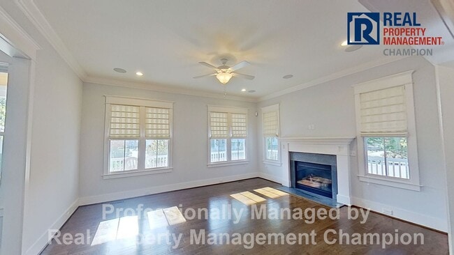 Building Photo - Exquisite Executive Home in Autumn Hall