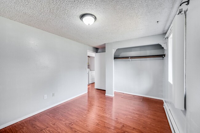 Building Photo - 9785 SW Lookout Terrace