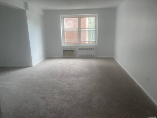 Foto del edificio - 99 Randall Ave