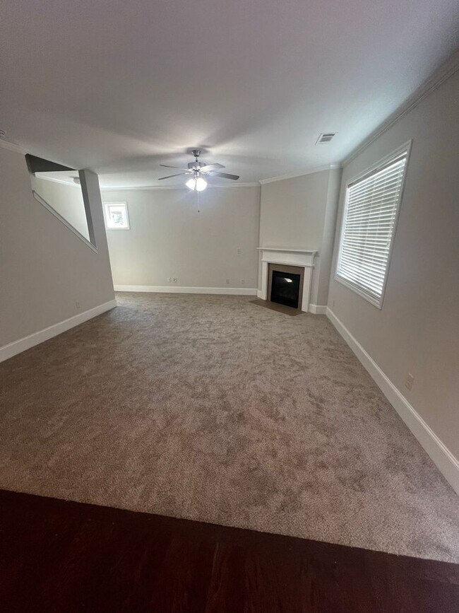 Foto del edificio - !!!WARNING: AVOID SCAMS CONFIRM RENTAL AT ...