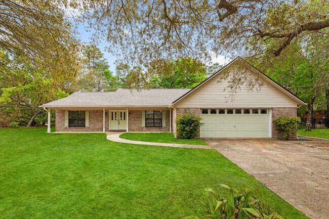 Building Photo - Beautiful Home! Convenient Location!