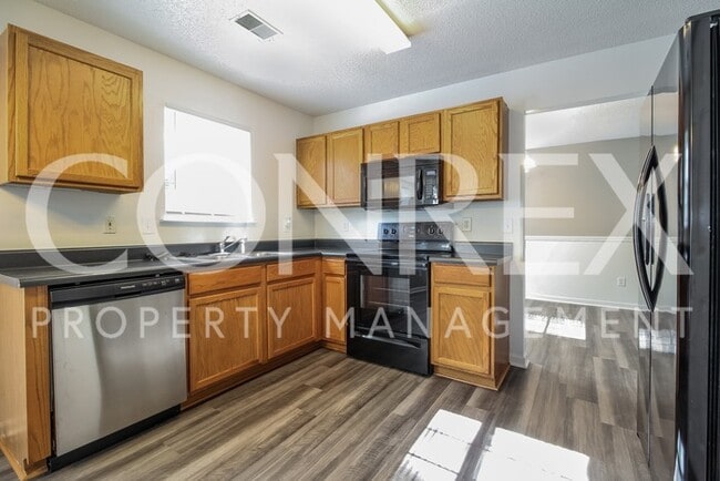 Building Photo - 525 Kingsman Ln