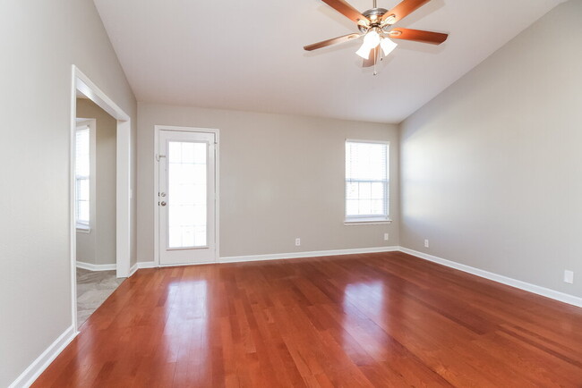 Building Photo - 3042 Ace Wintermeyer Dr