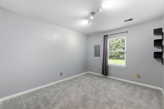 Foto del edificio - 1499 Stonefield Dr