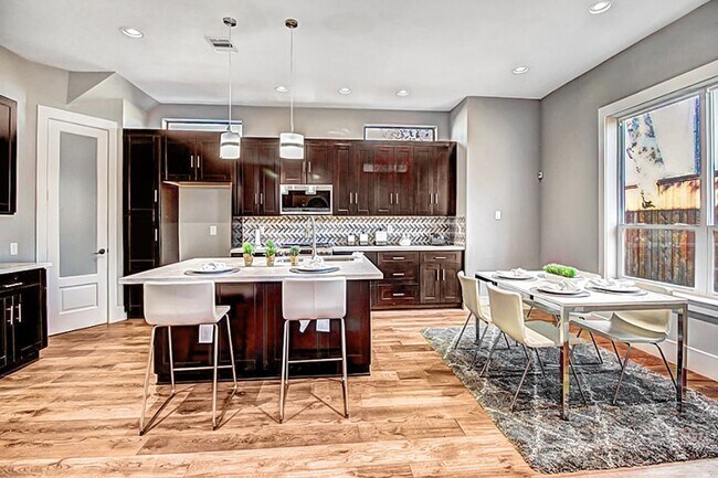 Building Photo - 4849 Benning Dr