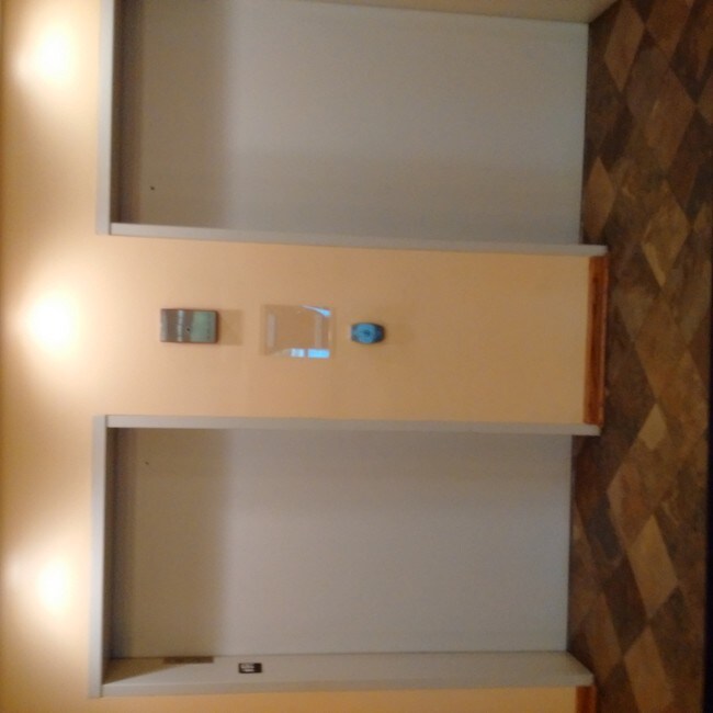 Elevadors - 6560 W Diversey Ave