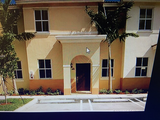 Building Photo - 6916 NW 174th Ter