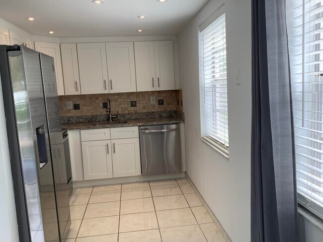 Building Photo - 794 Normandy Trail