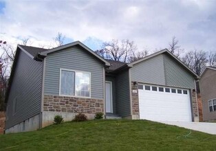 Building Photo - 112 Lakeview Ct