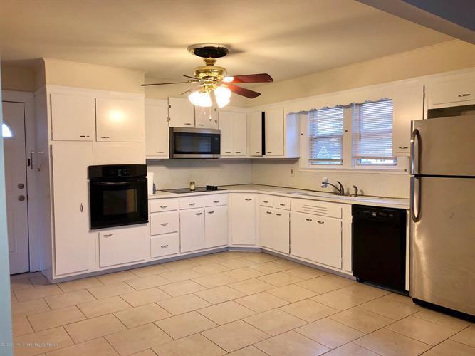 313 Beers St, Keyport, NJ 07735 Room for Rent in Keyport, NJ