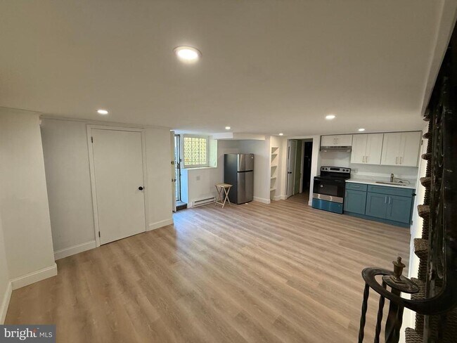 Foto del edificio - 1113 E Hunting Park Ave