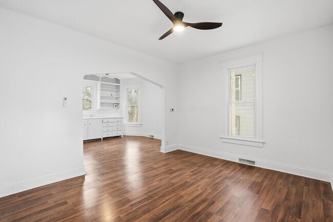 Foto del edificio - 1032 Kirkwood Blvd