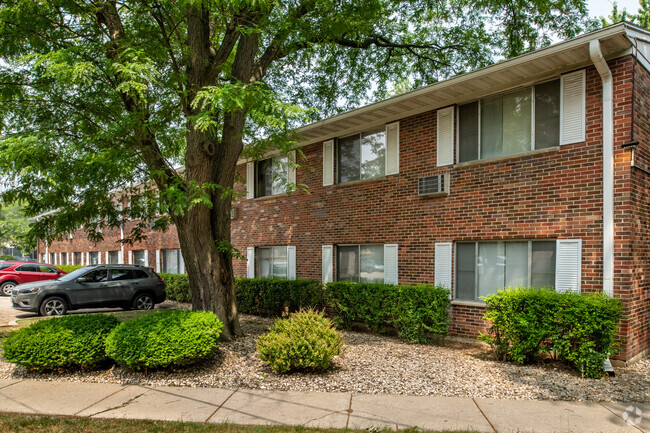 Building Photo - Colonial Apartments