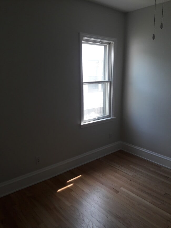 Building Photo - 2151 Lewis Dr