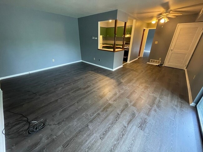 Building Photo - Fresh Updates! 1 Bed 1 Bath - Moon Twp