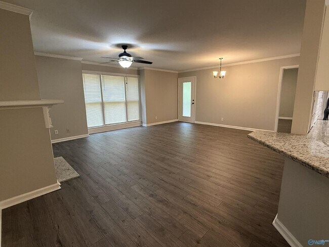 Foto del edificio - 4988 7 Pine Cir