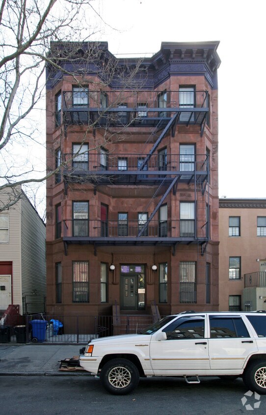 Primary Photo - 872--874 Madison St