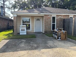 Building Photo - 6044 Parkcrest Ct