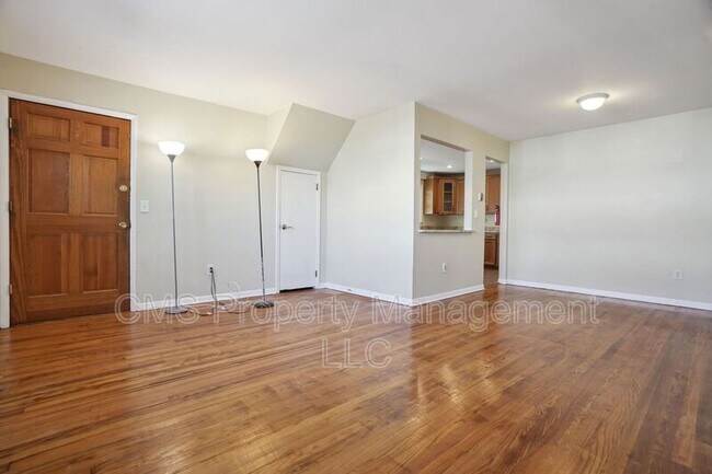 Building Photo - 287 Montclair Ave