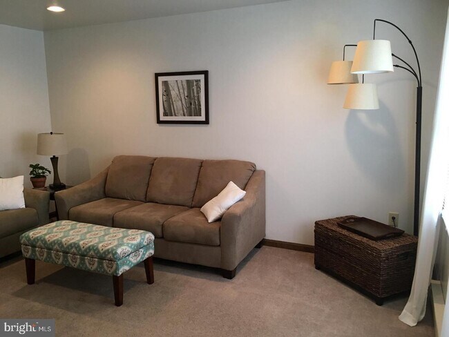 Foto del edificio - 14865 Sherwood Dr