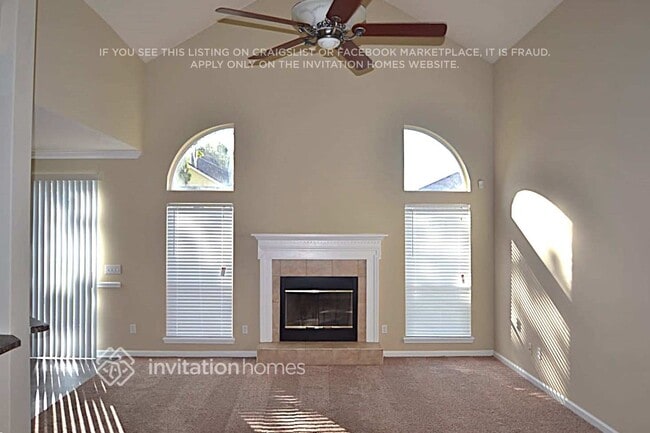 Building Photo - 3745 Briar Ln