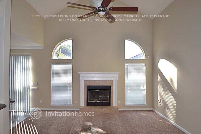 Foto del edificio - 3745 Briar Ln