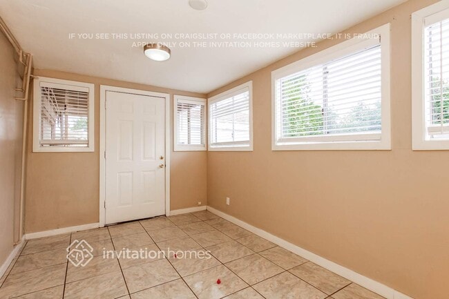 Foto del edificio - 1046 E Indianola Ave