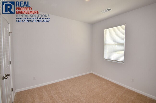 Foto del edificio - 3BR new end unit townhome in Lebanon!