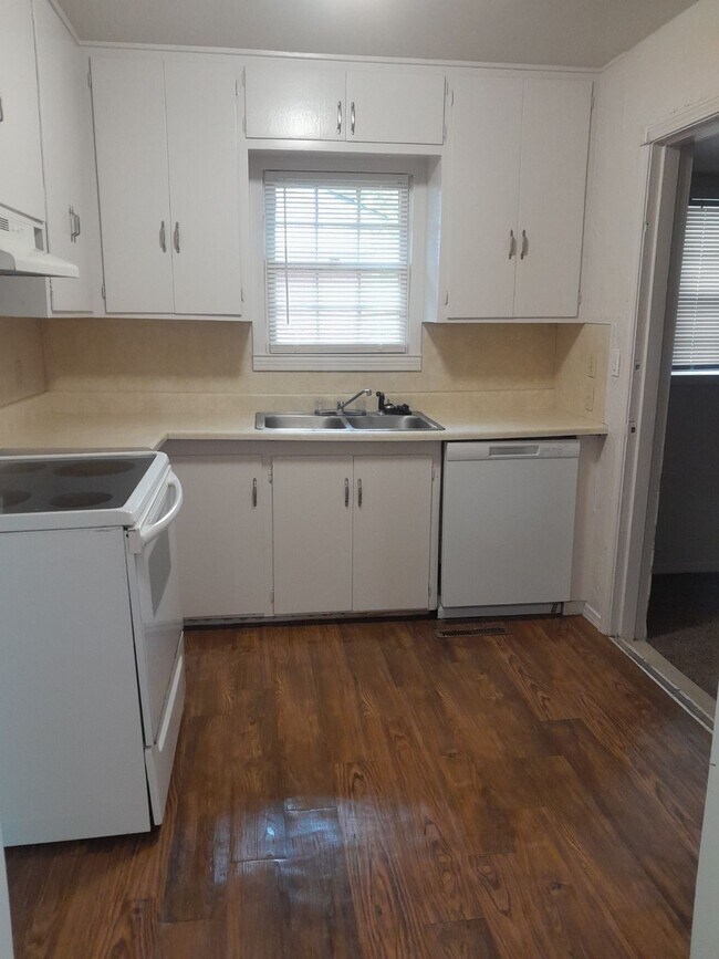 Foto del edificio - 5102 N Willow Ave